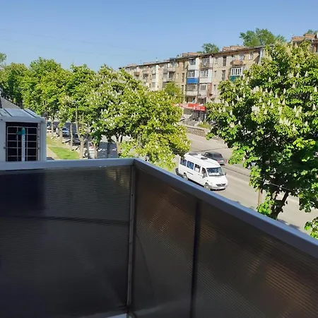 Центральні Люкс Апартаменти: Балкон, Smart TV та Кава Kryvyi Rih Exterior photo