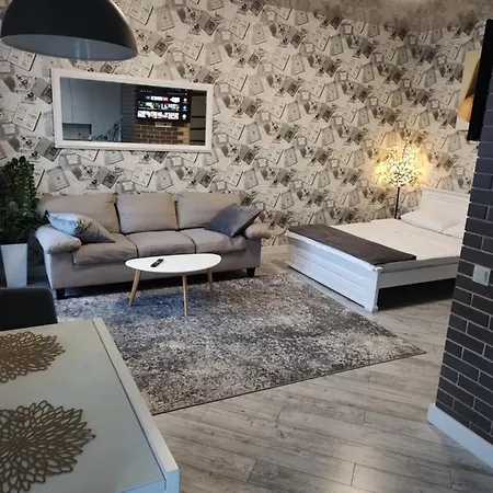 Центральні Люкс Апартаменти: Балкон, Smart TV та Кава Kryvyi Rih Exterior photo