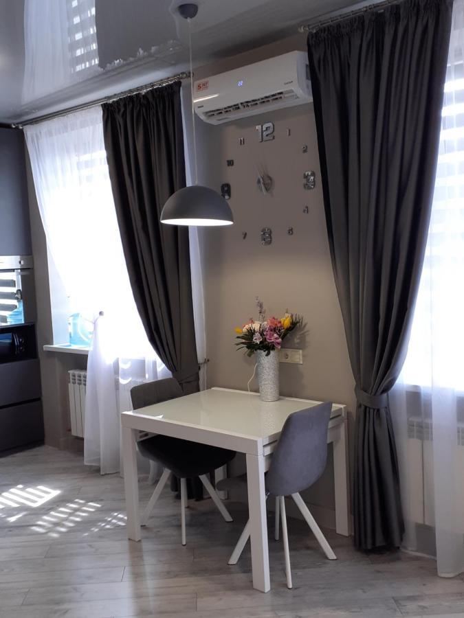 центральні люкс апартаменти: балкон, Smart Tv та кава Apartment