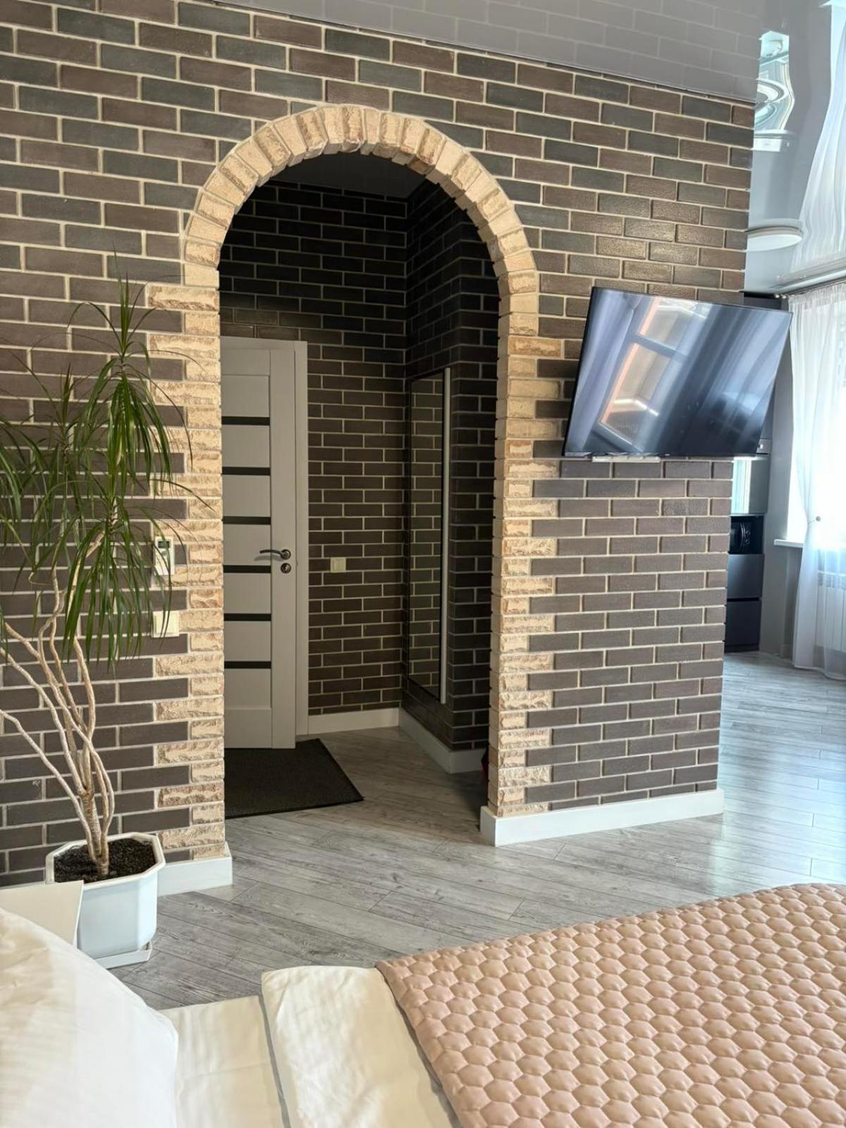 Apartment центральні люкс апартаменти: балкон, Smart Tv та кава Kryvyi Rih