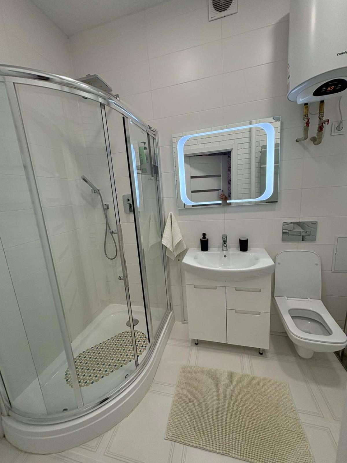 Apartment центральні люкс апартаменти: балкон, Smart Tv та кава